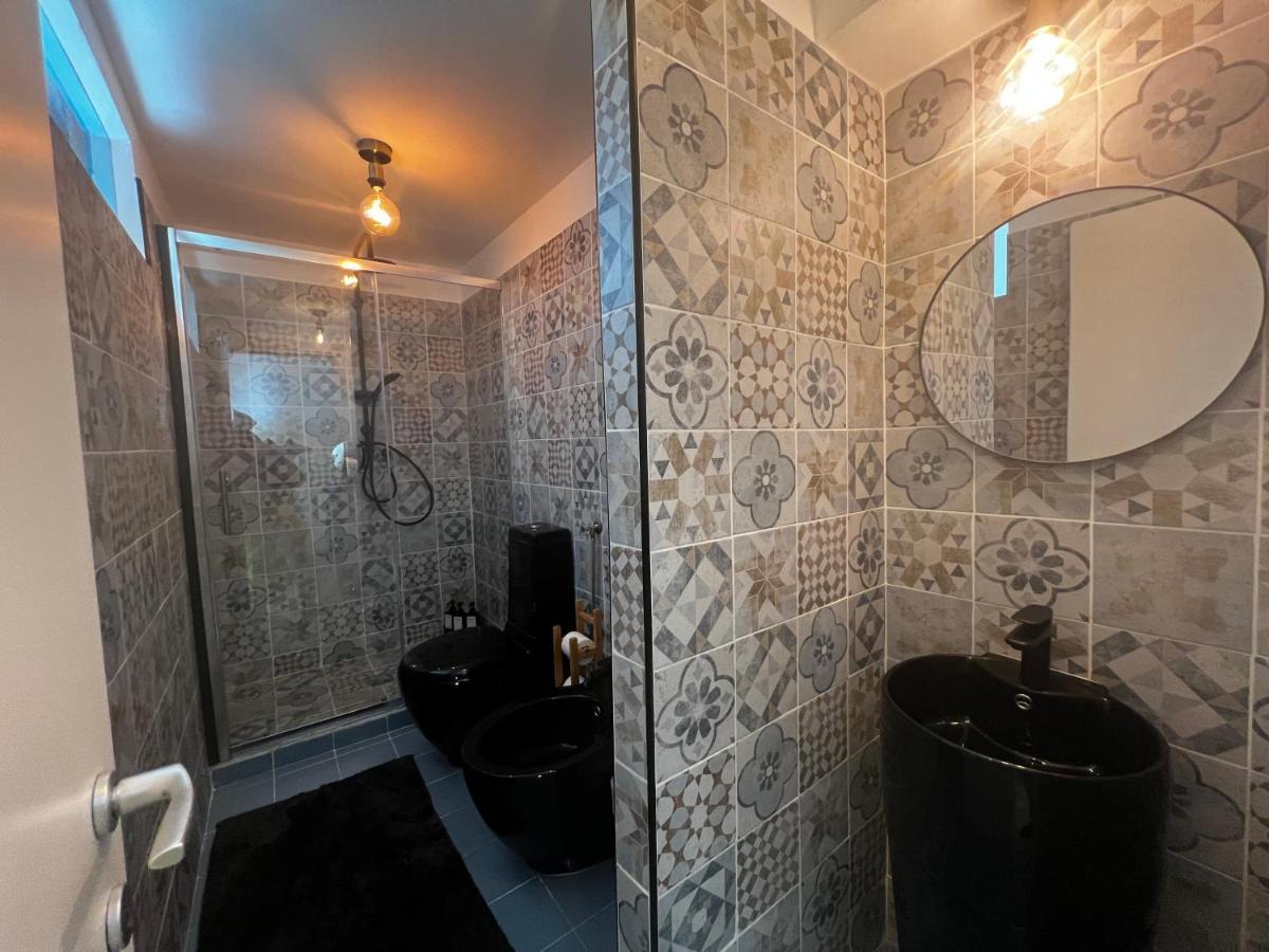 Regina Ai Navigli - Sky Tv, Wifi And Breakfast Box Apartment Mailand