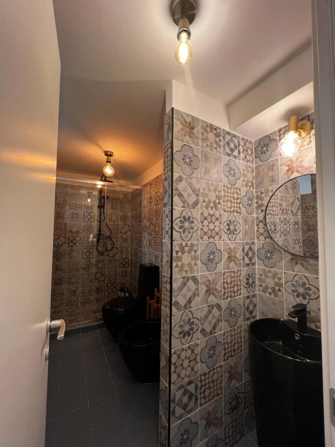 Regina Ai Navigli - Sky Tv, Wifi And Breakfast Box Apartment Mailand